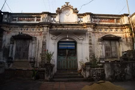 Ngỡ ngàng lạc vào ngôi làng toàn biệt thự "Tây", gần trăm năm tuổi ảnh 4
