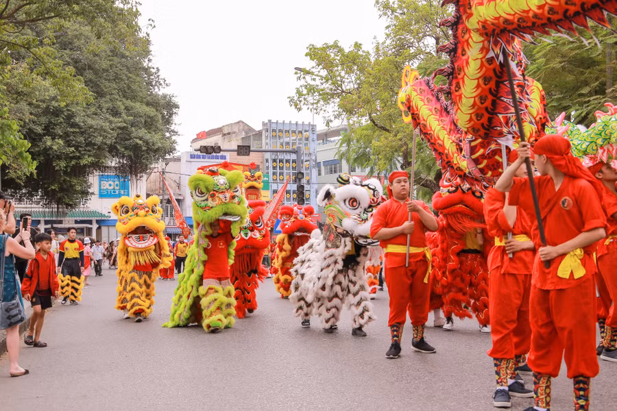 Sau lễ khai mạc, các đoàn sẽ tiến hành di chuyển trên các tuyến đường TP Huế.