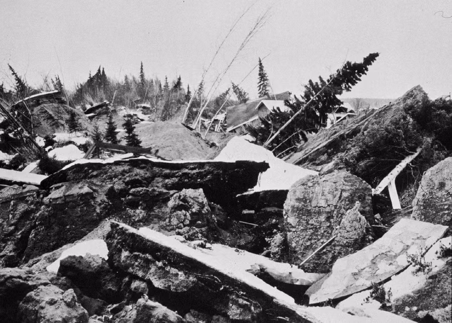 Trận động đất năm 1964 gây thiệt hại nặng nề cho bang Alaska, Mỹ.
