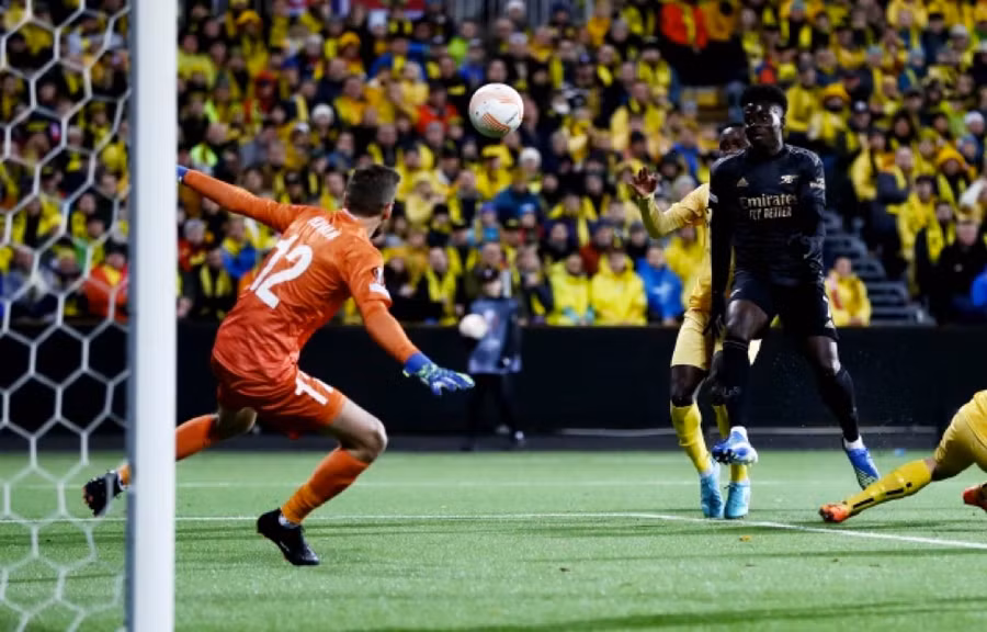 Saka ghi bàn thắng duy nhất cho Arsenal ở phút 24.