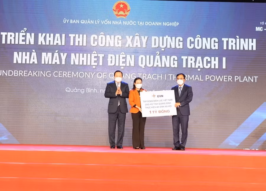 Tập đoàn Điện lực Việt Nam đã trao tặng số tiền 1 tỷ đồng cho tỉnh Quảng Bình để thực hiện công tác an sinh xã hội.