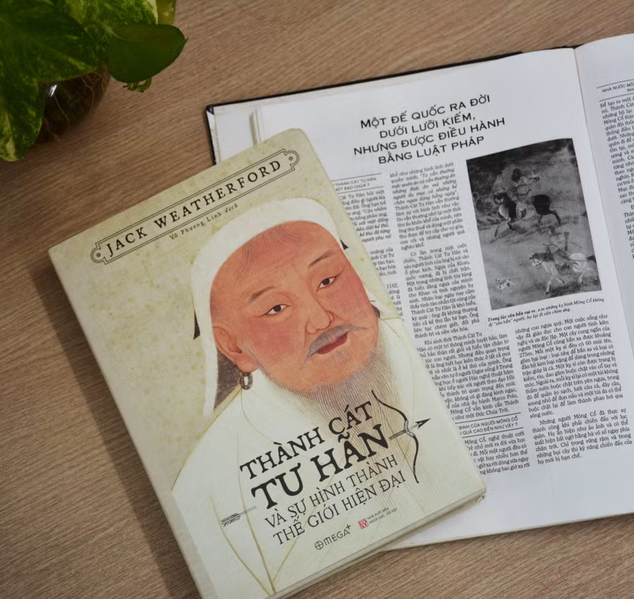 Cuốn sách Thành Cát Tư Hãn chuyển ngữ thành Tiếng Việt Cuốn sách Thành Cát Tư Hãn chuyển ngữ thành Tiếng Việt