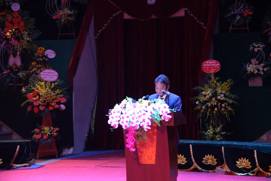 TS Hoàng Đạo Cương, Thứ trưởng Bộ VHTT&amp;DL dự và phát biểu chúc mừng nhà trường.