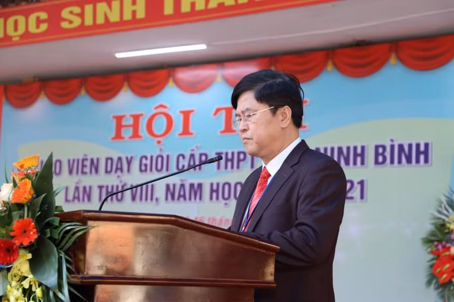Ông Vũ Văn Kiểm - Giám đốc Sở GD&ĐT Ninh Bình phát biểu tại Hội thi.
