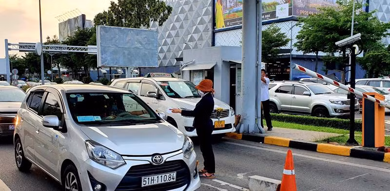 Thu phí không dừng tại cảng hàng không bao giờ triển khai?