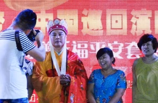 Có nguồn tin cho hay, Từ Thiếu Hoa giờ chủ yếu dành thời gian ăn chay niệm Phật. Có nguồn tin cho hay, Từ Thiếu Hoa giờ chủ yếu dành thời gian ăn chay niệm phật.