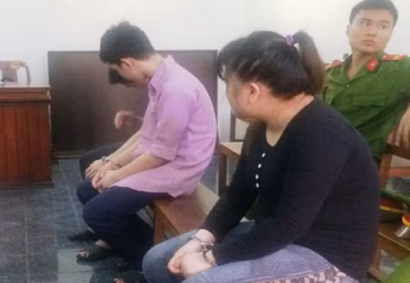 “Tú bà” trẻ tuổi nhiều lần bắt ép bé gái “tiếp khách“