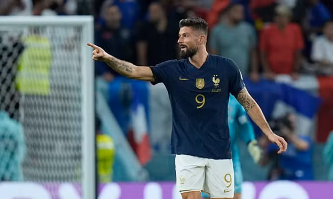 Giroud toả sáng trong màu áo tuyển Pháp ở trận thắng Úc 4-1.