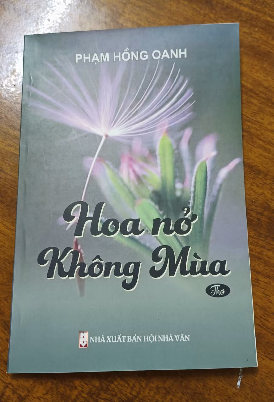 Một số tác phẩm của nhà thơ Phạm Hồng Oanh.