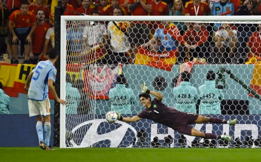 Busquets đá hỏng luân lưu khiến Tây Ban Nha dừng bước trước Ma Rốc ở vòng 1/8 World Cup 2022. Busquets đá hỏng luân lưu khiến Tây Ban Nha dừng bước trước Ma Rốc ở vòng 1/8 World Cup 2022.