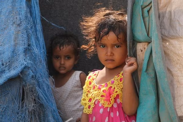  Trẻ em Yemen phải nghỉ học vì chiến tranh.