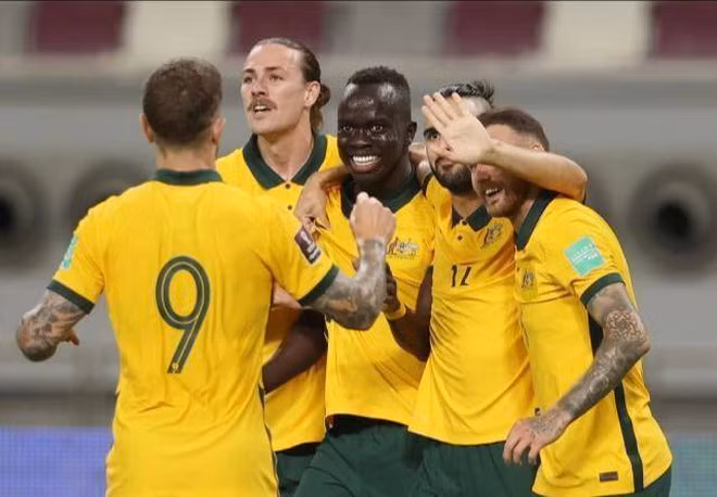 Các cầu thủ Australia mừng chiến thắng 3-0 trước Trung Quốc ở lượt đầu vòng loại thứ ba World Cup 2022 khu vực châu Á,.