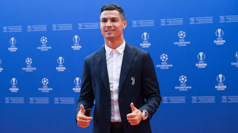 Ronaldo kiếm được 370 triệu euro/năm nhờ mạng xã hội.