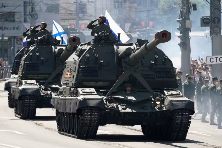 Pháo tự hành 2S35 Koalitsiya-SV.