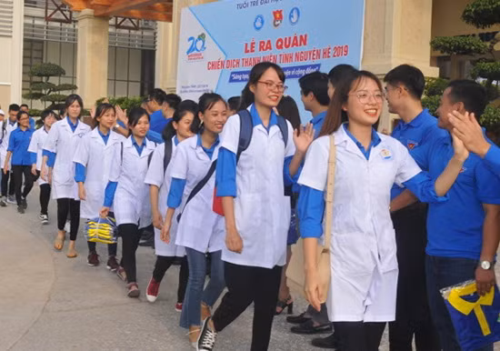 Các đoàn viên áo trắng Các đoàn viên áo trắng