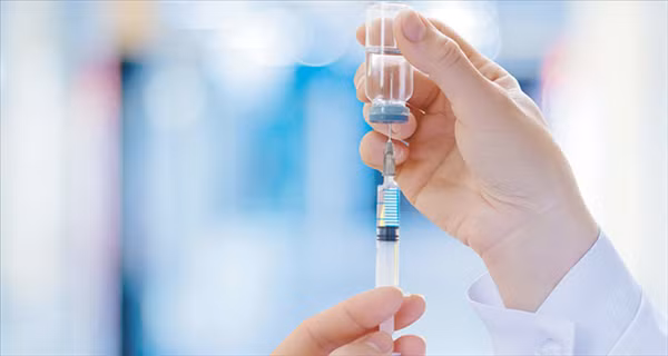 Việc phủ vắc-xin là điều cần thiết để khống chế dịch bệnh. Ảnh minh họa.