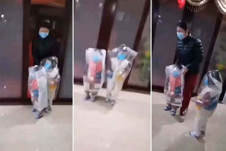 Con muốn sang nhà hàng xóm chơi với bạn, mẹ thương quá liền nghĩ ra cách chống virus Corona “có một không hai”, thách thức mọi loại virus đến gần - Ảnh 2.