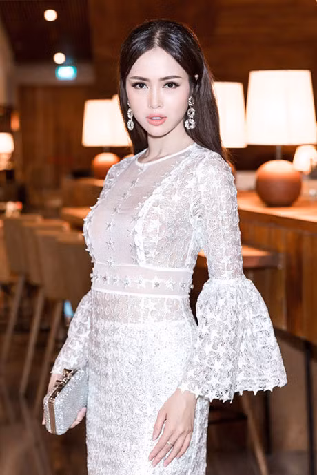 Vu Ngoc Anh xinh dep, goi cam nhu nu than giua su kien - Anh 2