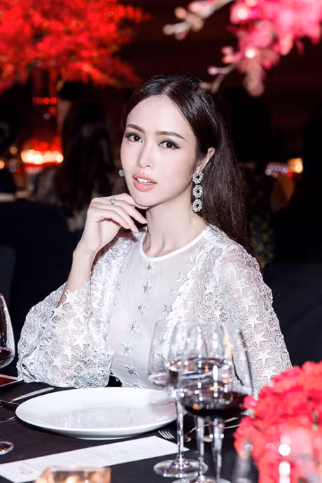 Vu Ngoc Anh xinh dep, goi cam nhu nu than giua su kien - Anh 4