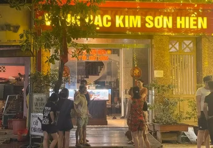 Tiệm vàng bị cướp trong đêm ở Hà Tĩnh. (Ảnh:T.Q)