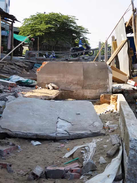 Khô hạn gây sụp đất kinh hoàng ở Cà Mau ảnh 3