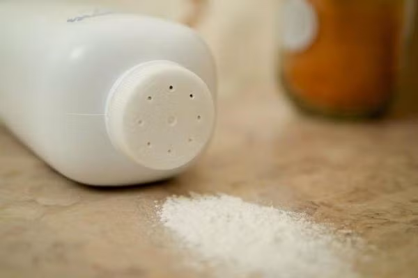 Cách chọn phấn rôm an toàn cho bé - Ảnh 1