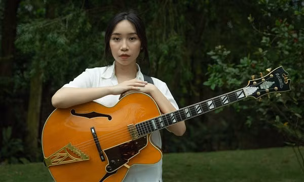 Ca sĩ trẻ Mỹ Anh.