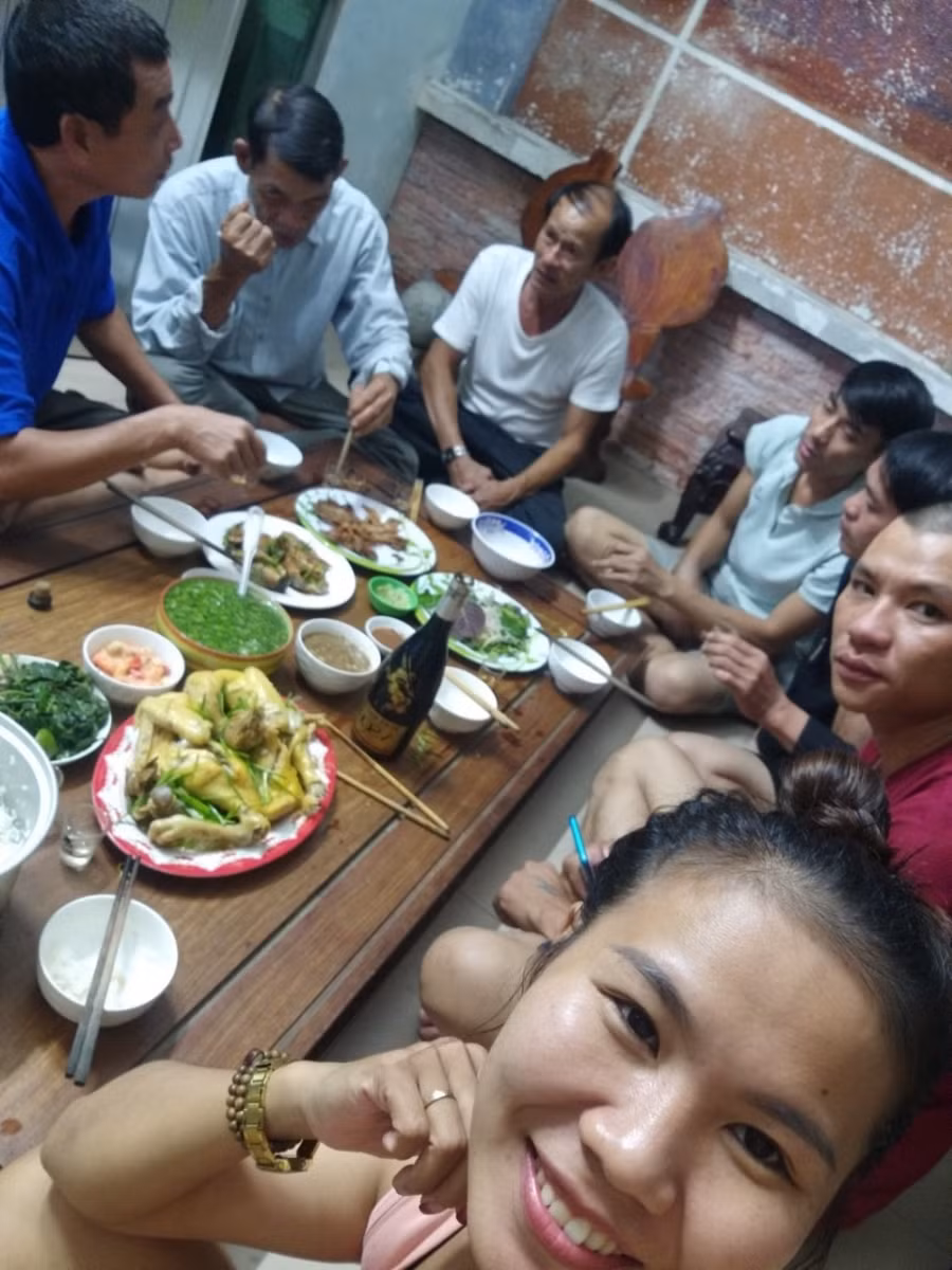 Ấm lòng những hành động đẹp trong mùa bão lũ ảnh 3