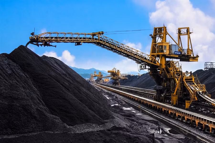Tập đoàn Công nghiệp Than – Khoáng sản Việt Nam đến giữa tháng 6 năm 2022 “gánh” khoản nợ lên đến hơn 74 nghìn tỷ đồng.
