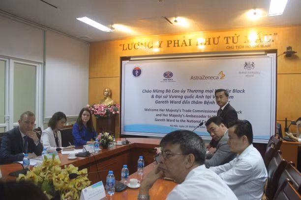 GS.TS Trần Văn Thuấn phát biểu tại Hội nghị GS.TS Trần Văn Thuấn phát biểu tại Hội nghị