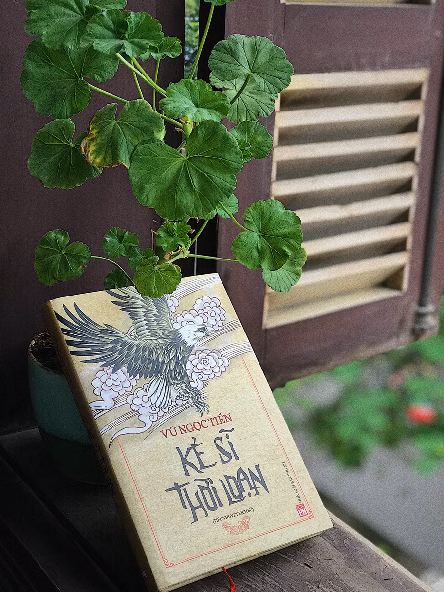 Bìa cuốn “Kẻ sĩ thời loạn
