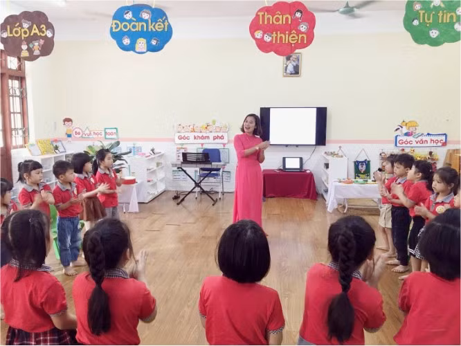 Cô giáo Lê Thu Hằng luôn mong muốn mang đến niềm vui cho trẻ khi đến trường.