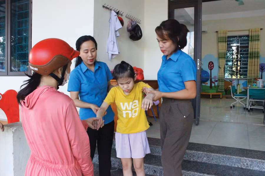 Sự thay đổi tích cực của các em là “quả ngọt” cho nỗ lực bền bỉ của giáo viên. Ảnh: Hồ Phương Sự thay đổi tích cực của các em là “quả ngọt” cho nỗ lực bền bỉ của giáo viên. Ảnh: Hồ Phương