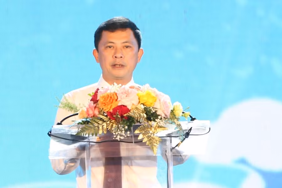 Ông Lê Ngọc Châu - Phó Chủ tịch UBND tỉnh Hà Tĩnh phát biểu khai mạc buổi Lễ. (Ảnh: T.T).