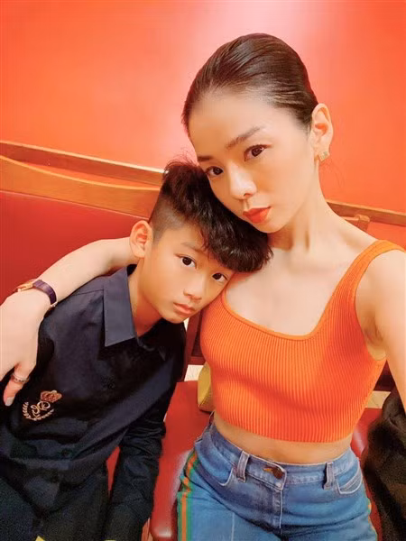 Ca sĩ Lệ Quyên.