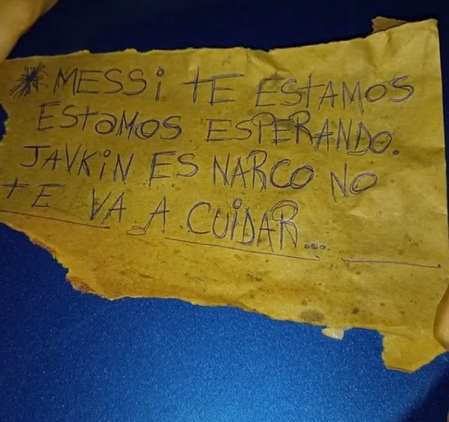 Mảnh giấy đe doạ tính mạng Messi. Mảnh giấy đe doạ tính mạng Messi.