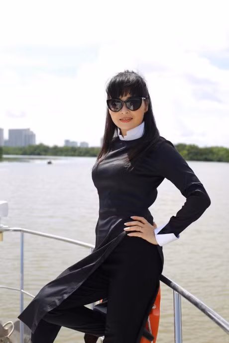 Trang Nhung ru Phuong Thanh thu gian du thuyen 5 sao - Anh 5