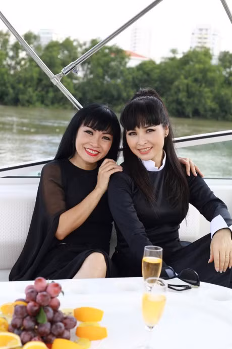 Trang Nhung ru Phuong Thanh thu gian du thuyen 5 sao - Anh 4