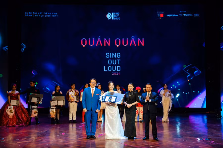 Bảo Ly trở thành Quán quân Sing Out Loud - cuộc thi âm nhạc tiếng Anh lớn nhất dành cho thế hệ Gen Z tại Việt Nam. Bảo Ly trở thành Quán quân Sing Out Loud - cuộc thi âm nhạc tiếng Anh lớn nhất dành cho thế hệ Gen Z tại Việt Nam.