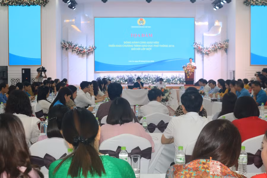 Tọa đàm nhận được sự quan tâm của đông đảo đại biểu