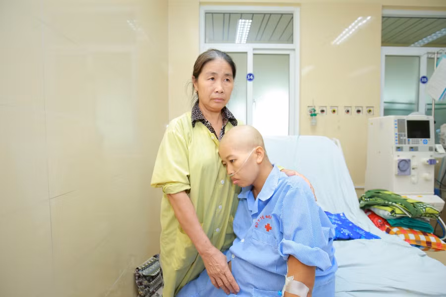 Bệnh nhân Nguyễn Thị Liên ung thư vú mổ sinh con 31 tuần. Bệnh nhân Nguyễn Thị Liên ung thư vú mổ sinh con 31 tuần.