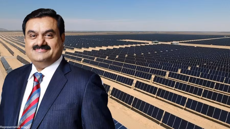 Ông Gautam Adani và dự án Công viên năng lượng tái tạo Khavda.