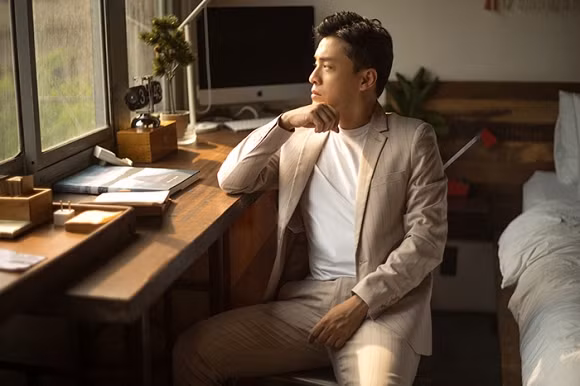 Gạt qua nỗi buồn mất giấy tờ, ca sĩ Lam Trường tung bộ ảnh với thần thái chuẩn soái ca-7