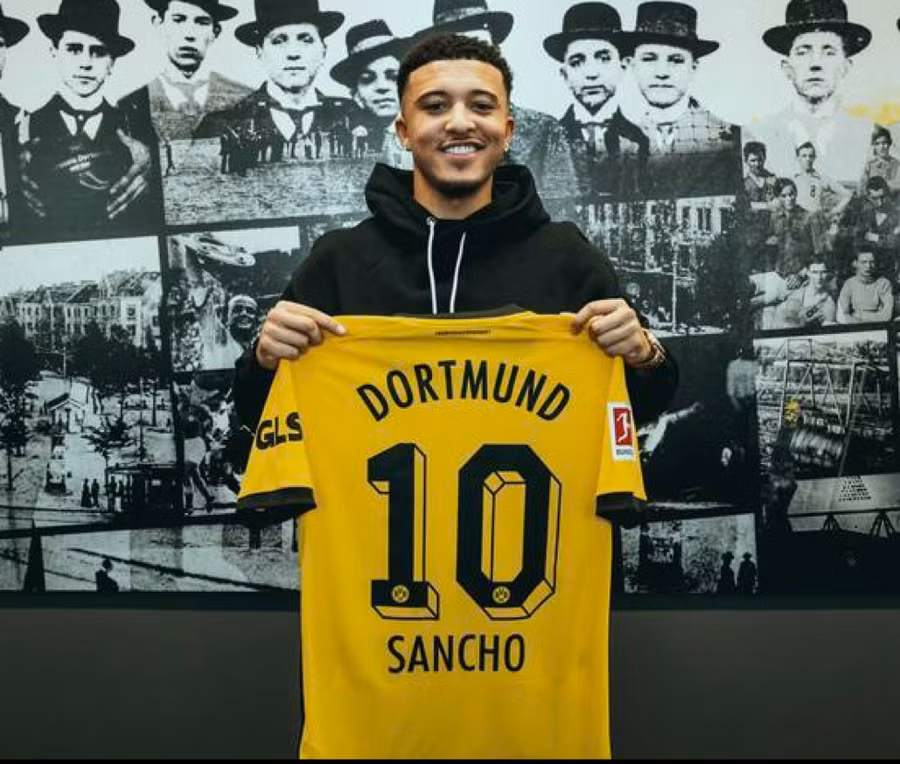 Sancho hoàn tất hợp đồng cho mượn tới Dortmund hôm 11/1.