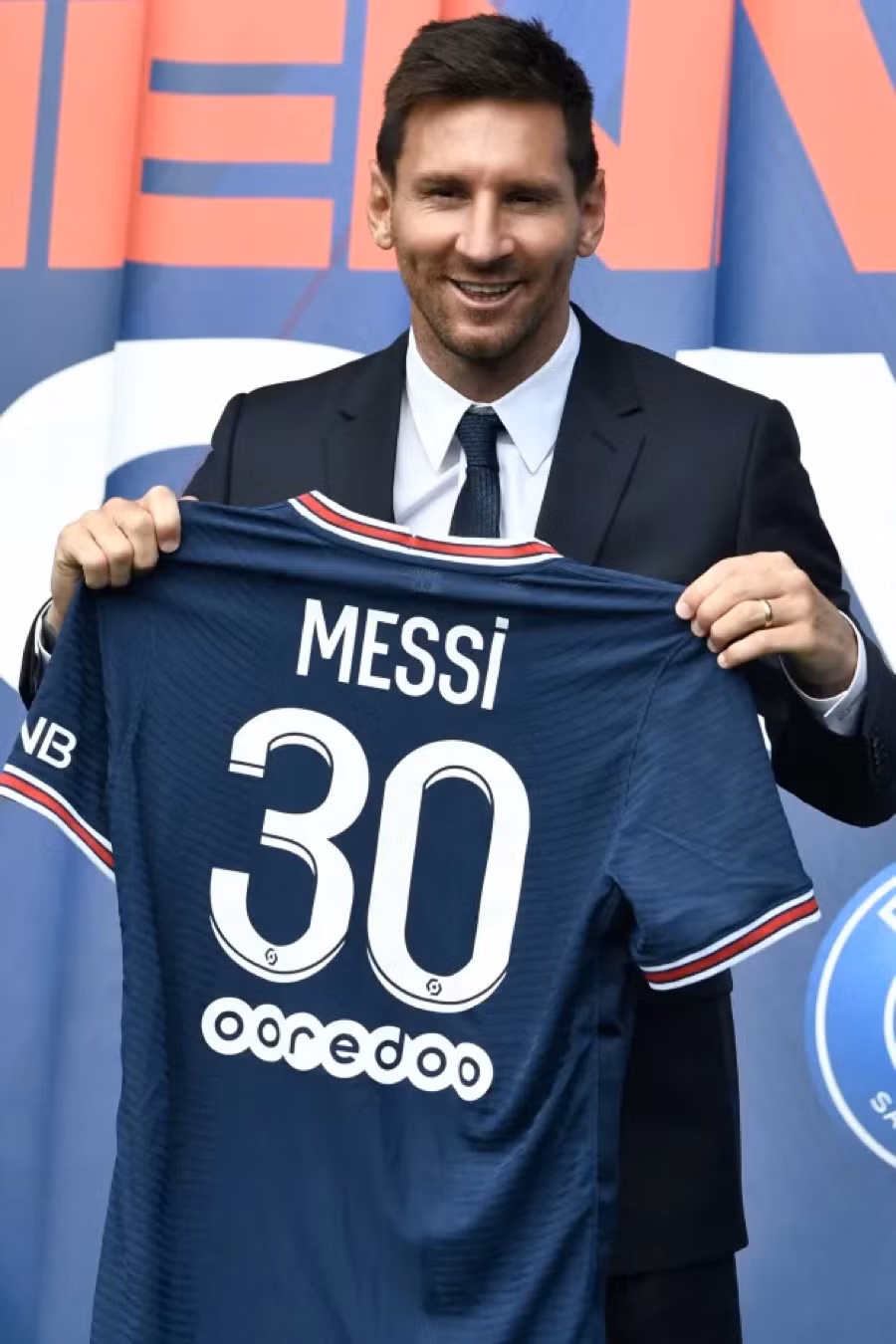 Ronaldo hạnh phúc khi vượt kỷ lục Messi ảnh 1 Ronaldo hạnh phúc khi vượt kỷ lục Messi ảnh 1