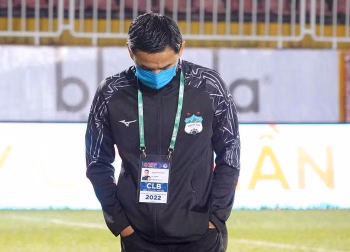 Kiatisak đánh giá giải V-League đang tốt, giàu sức cạnh tranh hơn.