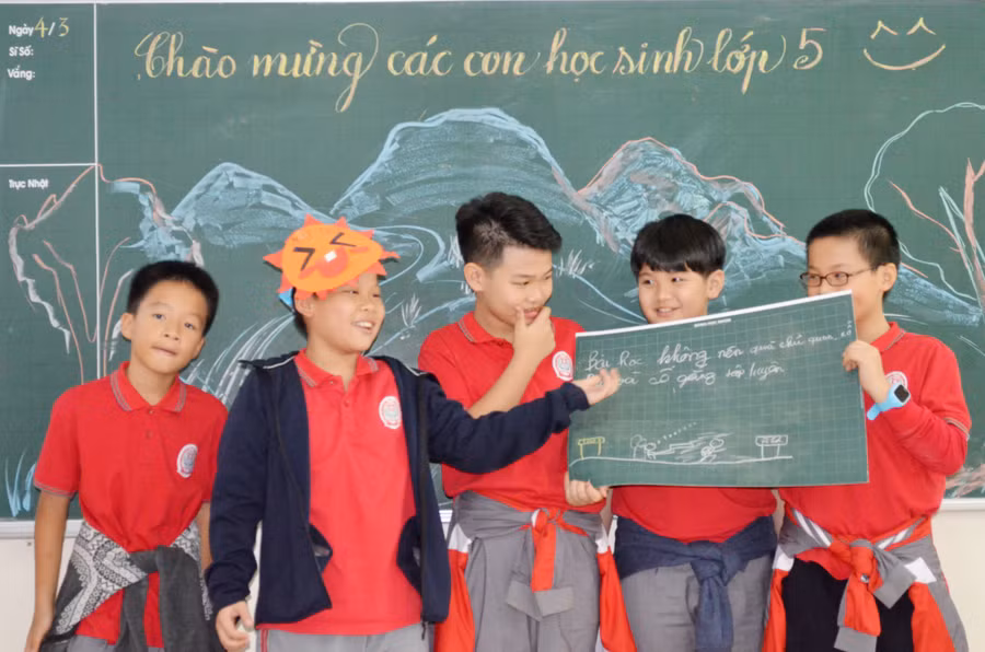 Giờ học văn của các em học sinh đầy hào hứng