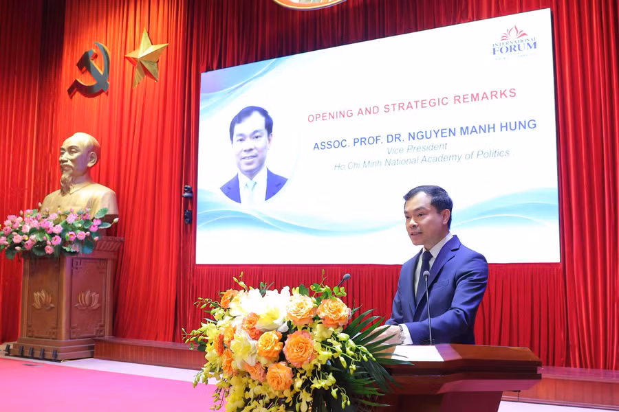 PGS.TS. Nguyễn Mạnh Hùng, Phó Giám đốc Học viện Chính trị quốc gia Hồ Chí Minh. 11.jpg