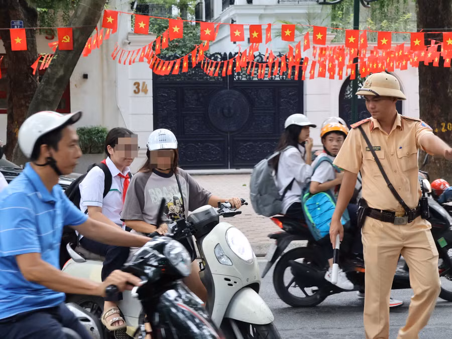 CSGT xử lý vi phạm TTATGT.