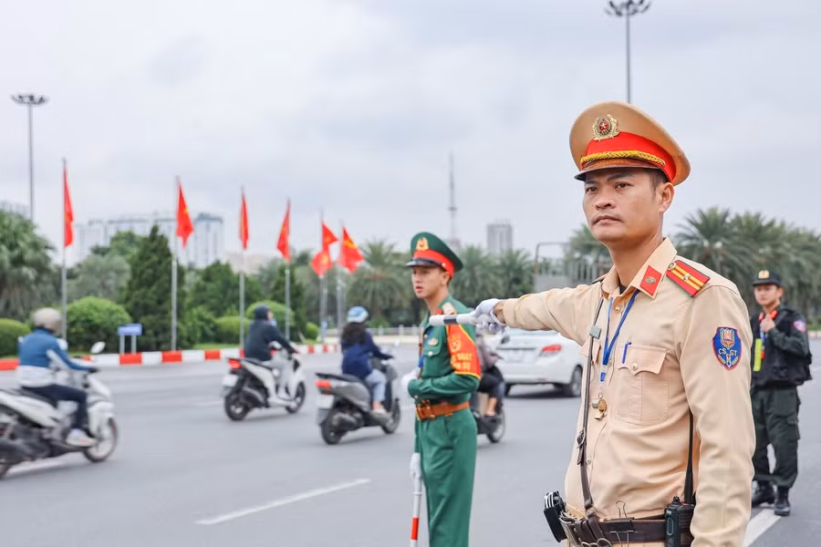 Lực lượng CSGT Hà Nội diễn tập. (Ảnh: CAHN)